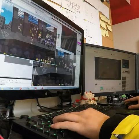 废土之上女主是无畏战士，勇敢抵抗废墟中的威胁与挑战，化作强大的光芒照亮黑暗。