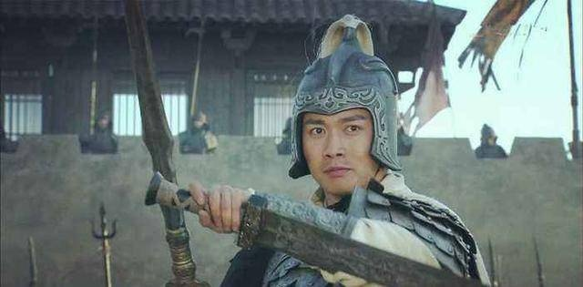 赤壁战神曹三笑：战场上别有洞天，剑指苍穹笑傲群雄，英姿飒爽惊天动地