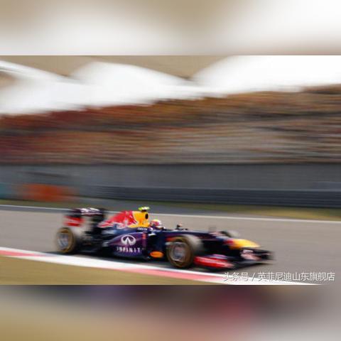 全民狂热：全民赛车比赛，激情与速度交相辉映，赛场上的无尽竞争与挑战