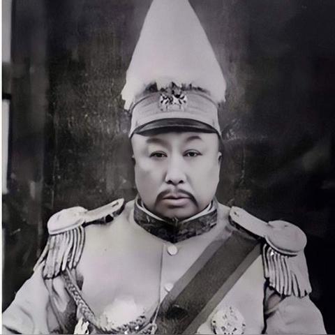 (光明使者套装在哪里买)探索光明使者套装的神秘魅力：提升你的游戏体验与角色实力