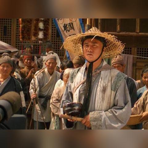 员工上着班公司突然解散!员工们走投无路,如何面对突如其来的失业危机? 员工上着班公司突然解散!员工们走投无路,如何面对突如其来的失业危机?